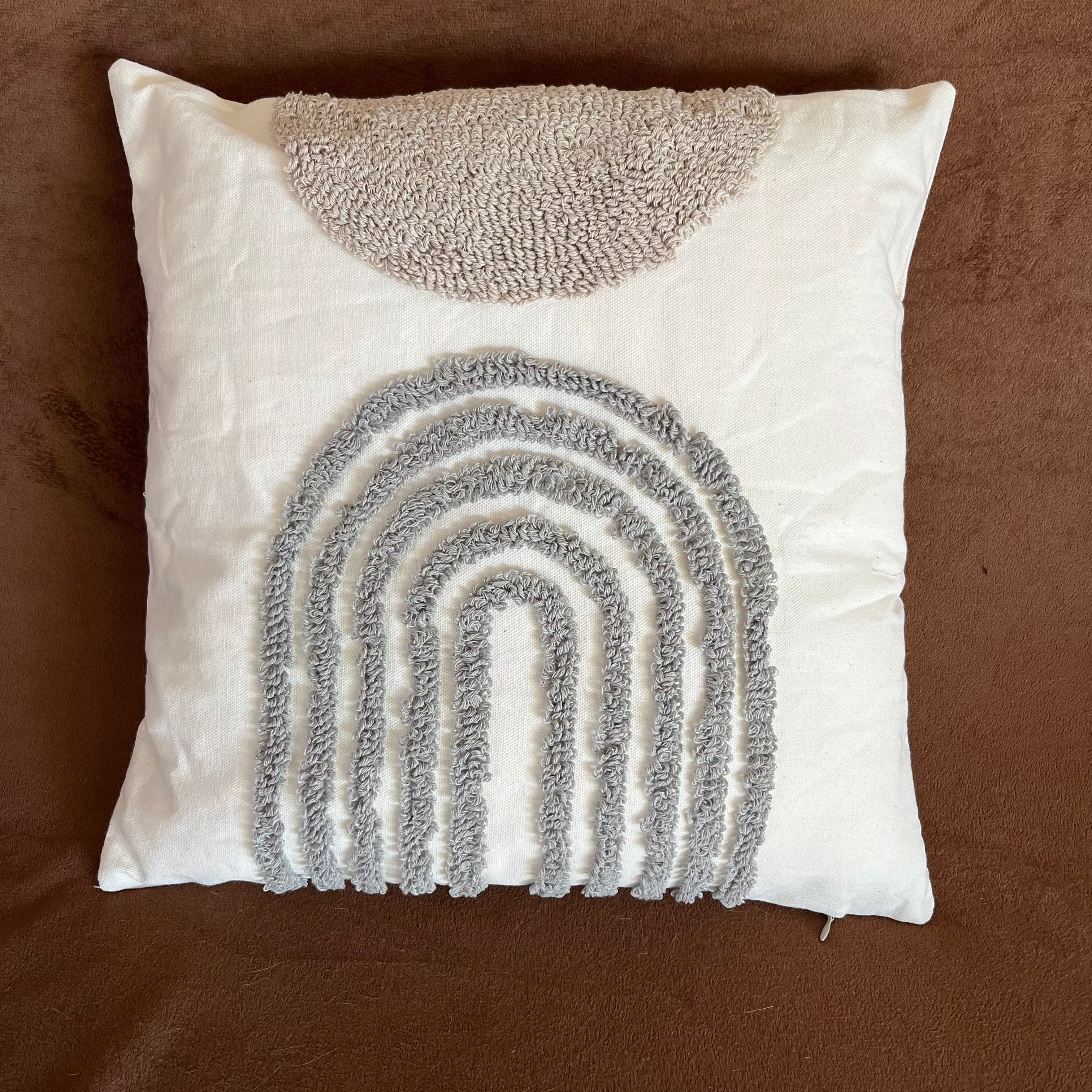 Coussin Bohème Brodé avec Pompoms ou Motifs – Déstockage