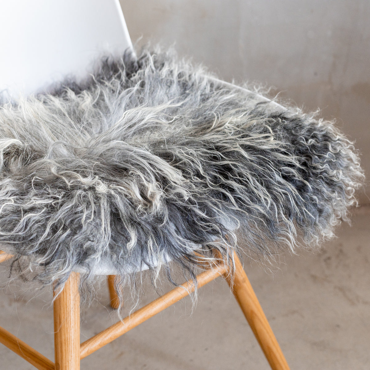 Coussin de chaise peau de mouton du Tibet gris - vue 2