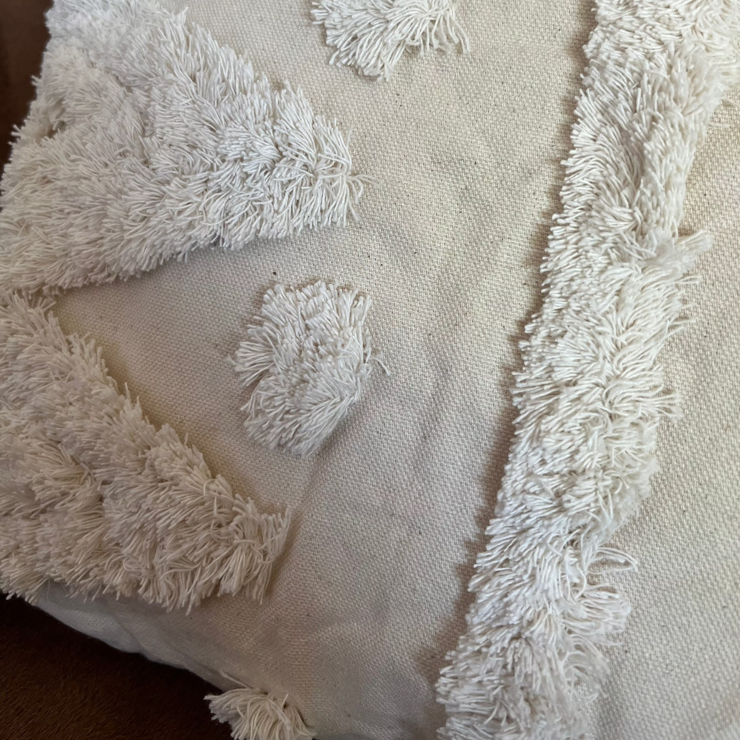 Coussin Bohème Brodé avec Pompoms ou Motifs – Déstockage
