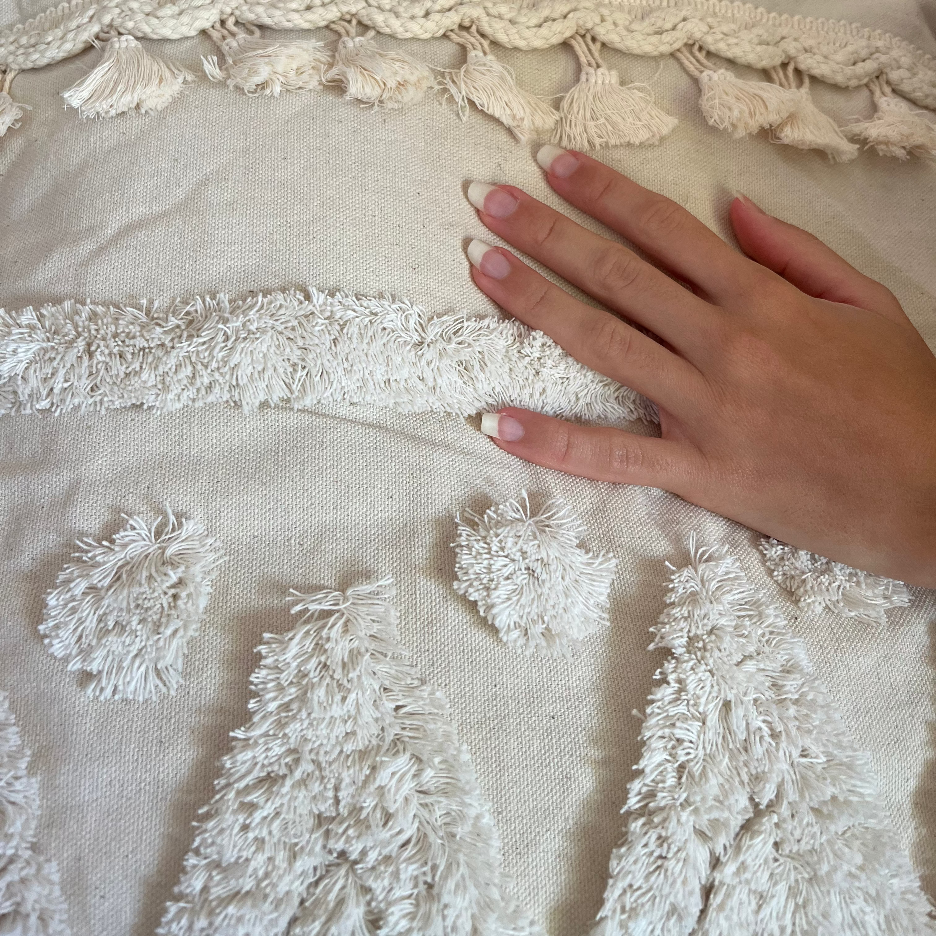 Coussin Bohème Brodé avec Pompoms ou Motifs – Déstockage