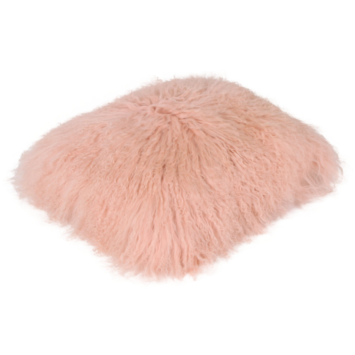 Coussin peau de mouton du Tibet saumon, carré 45x45 cm vu de trois quarts, mèches ondulées rose pêche