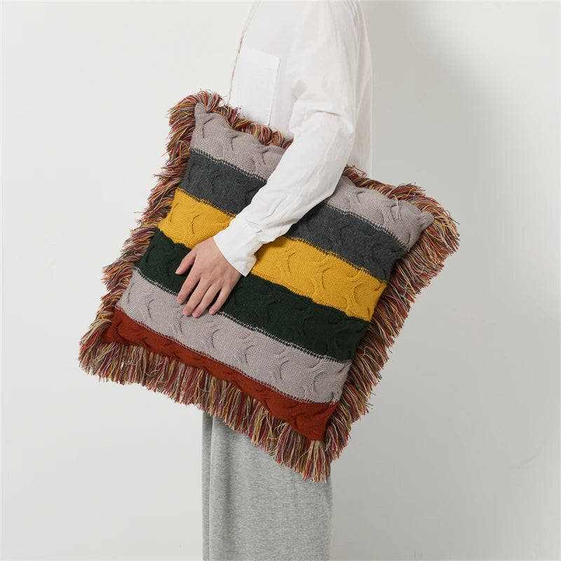 Coussin boheme crochet multicolore à franges
