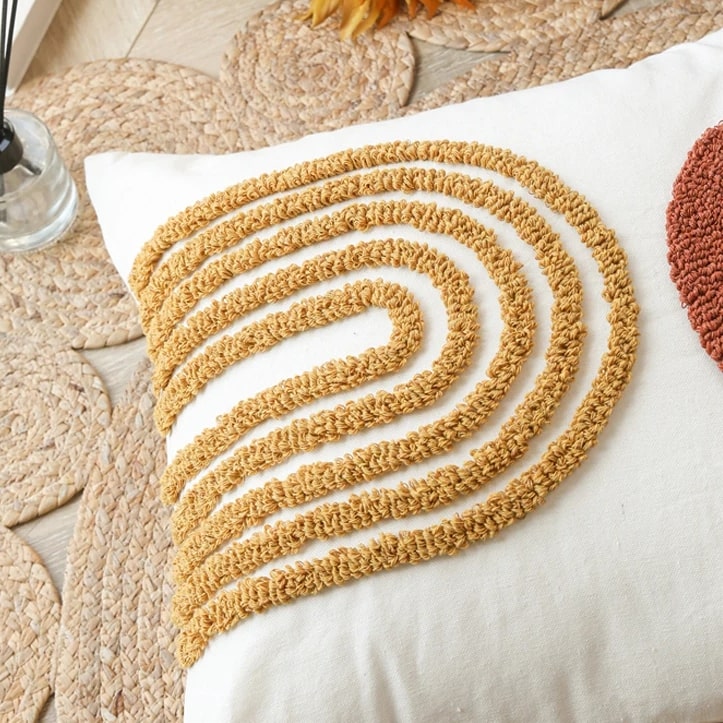 Coussin design canapé moderne et brodé
