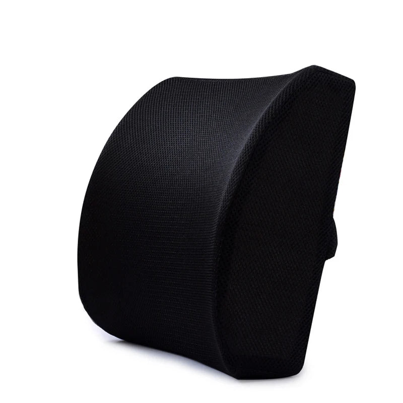 Coussin pour le dos canapé avec une sangle d'attache ici sur un fond blanc.