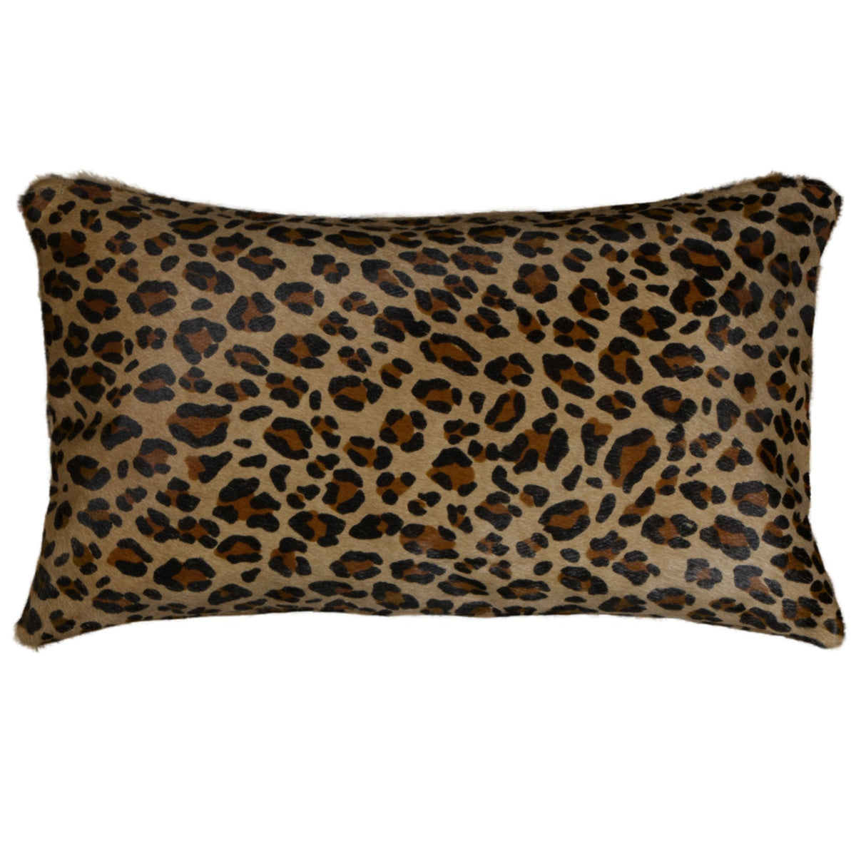 Housse de coussin en peau de vache à poils ras, motif panthère, rectangulaire 30x50 cm vu de face, motif léopard aux tons fauves
